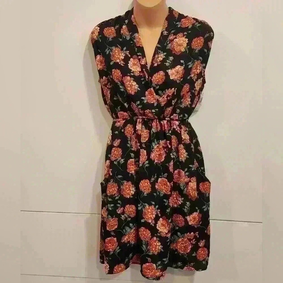 Women's Collective Concepts Black Floral Wrap Dress Sz M $88 - Picture 1 of 11